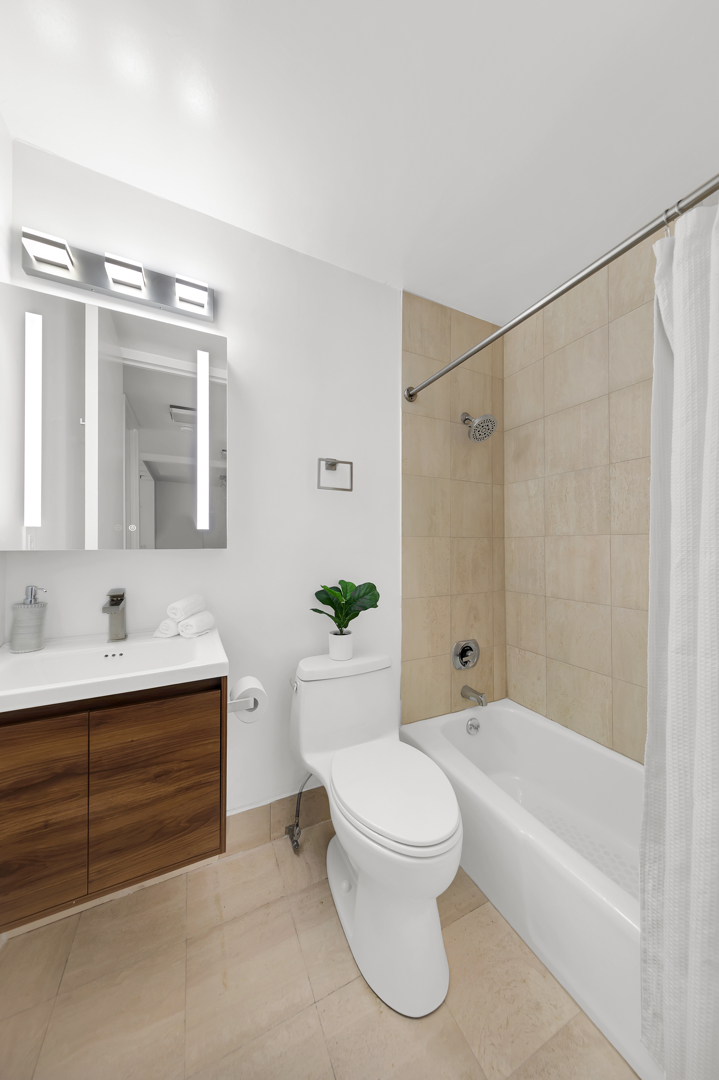 215 West 95th Street, Unit 5K Manhattan, NY 10025 - Photo 5 of 12
