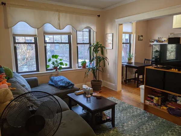 $3,250 | 66 Queensberry Street, Unit 120, Boston, MA 02215