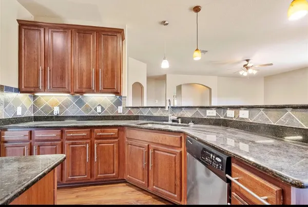 $2,200 | 120 Emory Fields Drive, Hutto, TX 78634