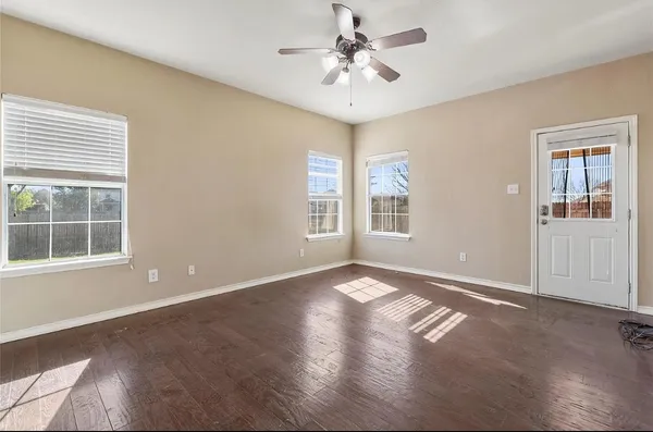 $2,200 | 120 Emory Fields Drive, Hutto, TX 78634