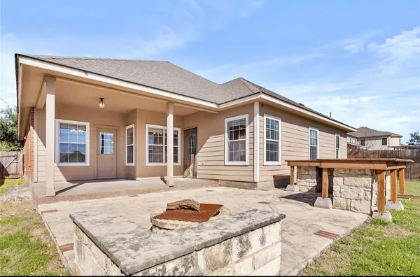 $2,200 | 120 Emory Fields Drive, Hutto, TX 78634