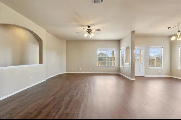 $2,200 | 120 Emory Fields Drive, Hutto, TX 78634