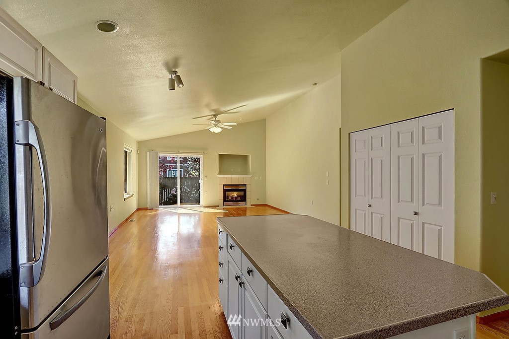 112 167th Place Southwest Bothell, WA 98012 - Photo 4 of 18