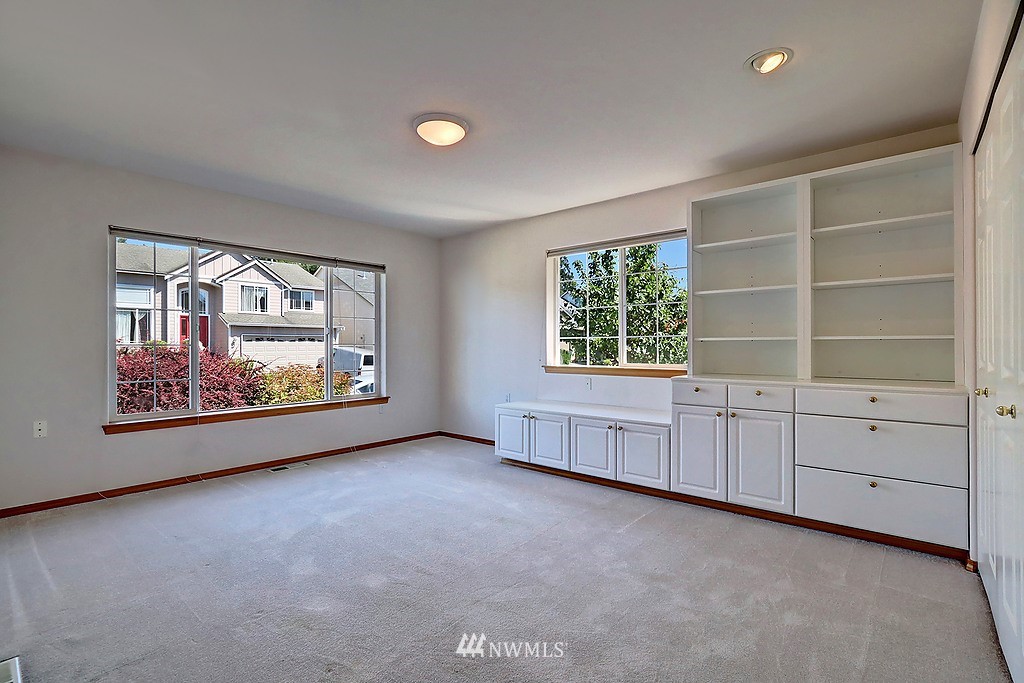 112 167th Place Southwest Bothell, WA 98012 - Photo 7 of 18