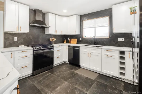 $649,999 | 2743 South Meade Street, Denver, CO 80236
