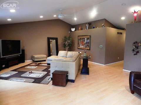 6250 East Pierson Road Flint, MI 48506 - Photo 12 of 32 20450525-11.JPG
