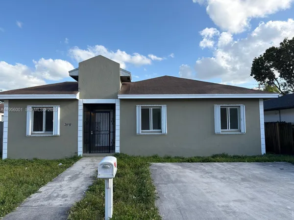 $3,700 | 2916 Northwest 51st Street, Miami, FL 33142