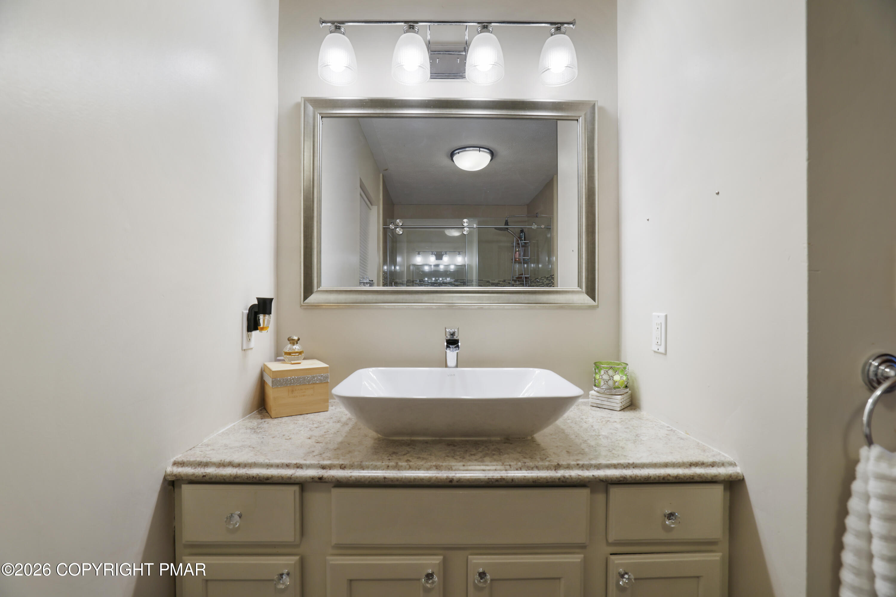 155 Wellington Way Bushkill, PA 18324 - Photo 28 of 76 28- Bathroom