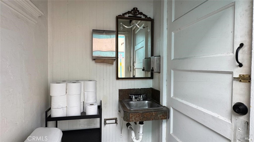 35 East Commercial Street Willits, CA 95490 - Photo 15 of 19 a view of entryway and hall with wooden floor