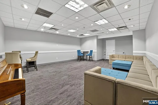 $275,000 | 7002 JFK Boulevard East, Unit 42B, Guttenberg, NJ 07093