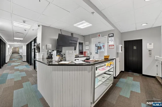 $275,000 | 7002 JFK Boulevard East, Unit 42B, Guttenberg, NJ 07093