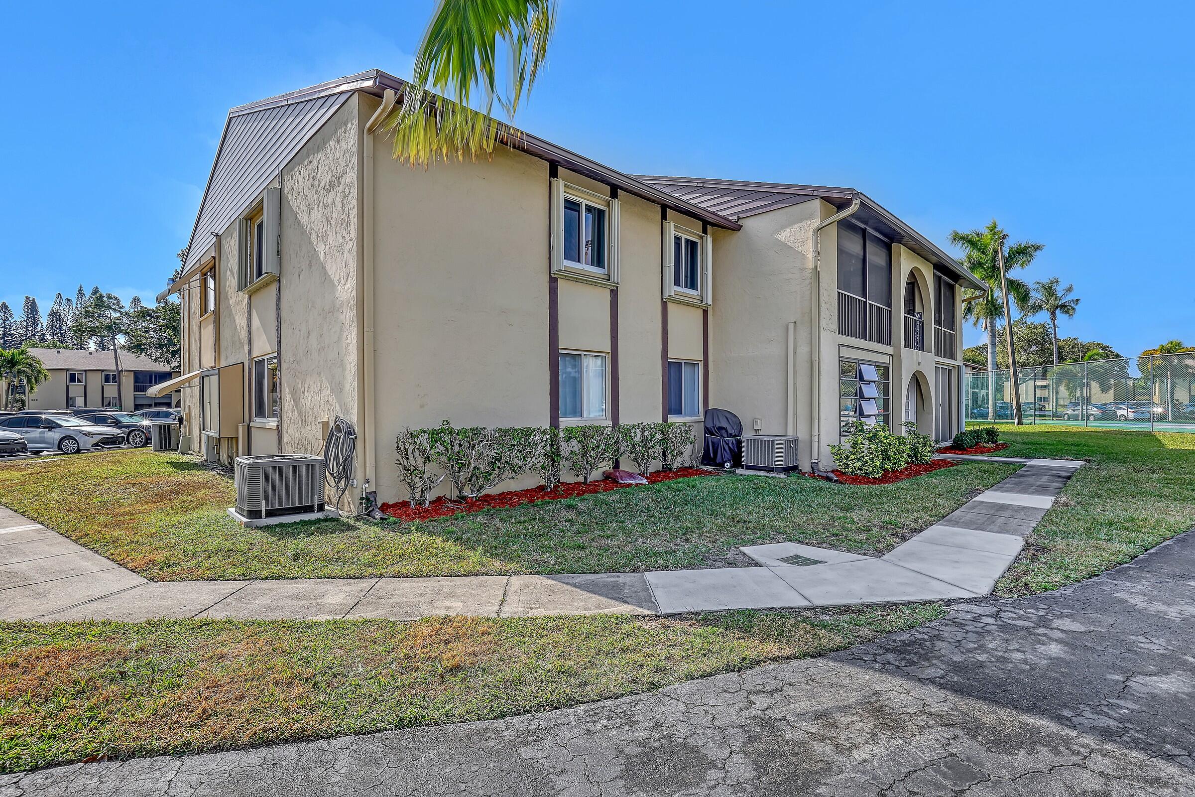 337 Pine Ridge Circle, Unit D2 Greenacres, FL 33463 - Photo 43 of 63 Image00036