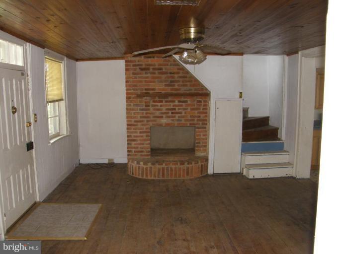 4319 Main Street Rohrersville, MD 21779 - Photo 2 of 10 Family Room