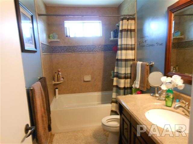 9426 West Kickapoo Lane Edwards, IL 61528 - Photo 15 of 32 Gallery Image 15