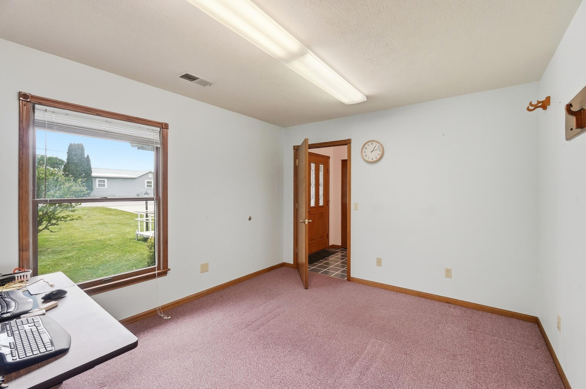 4045 Dialton Road Springfield, OH 45502 - Photo 12 of 60 010