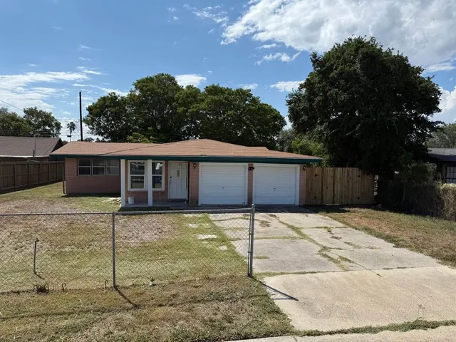 $1,900 | 10746 Emmord Loop, Corpus Christi, TX 78410