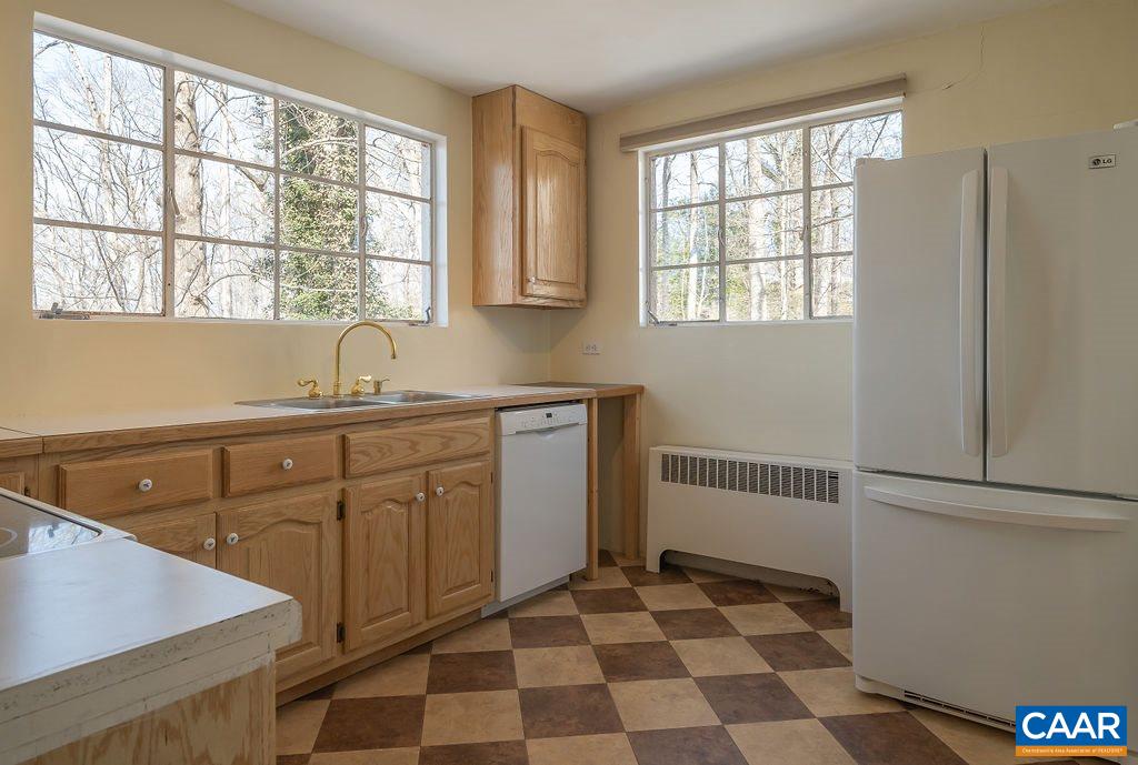 2711 Eton Road Charlottesville, VA 22903 - Photo 8 of 31 Gallery Image 8