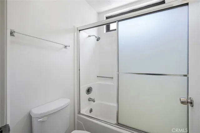 $1,600 | 16226 Vanowen Street, Unit 103, Van Nuys, CA 91406