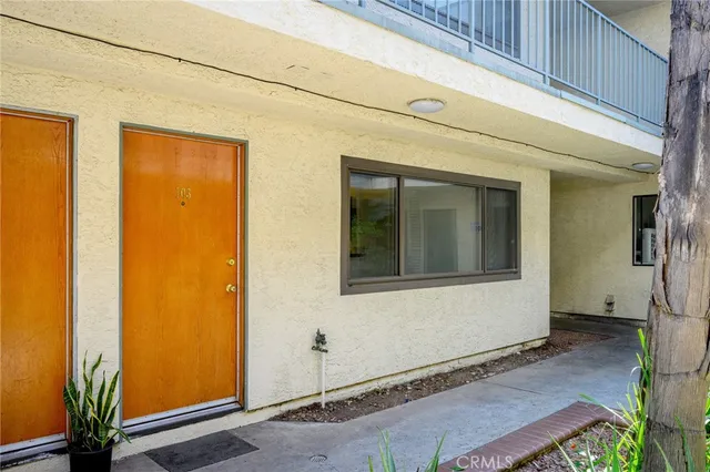 $1,600 | 16226 Vanowen Street, Unit 103, Van Nuys, CA 91406