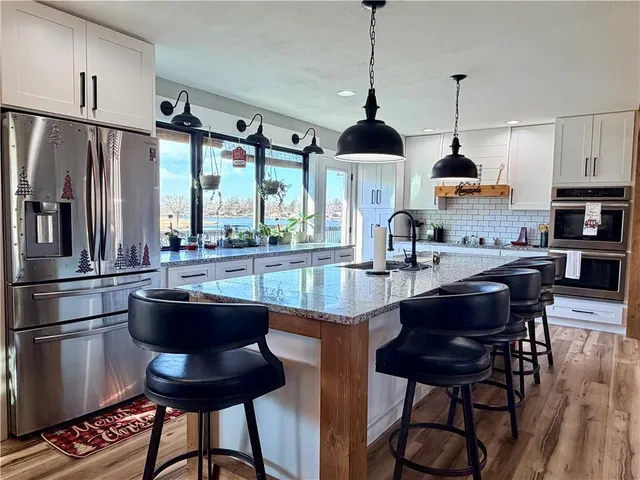 $369,900 | 1133 Lake Manor Drive, Trenton, MO 64683