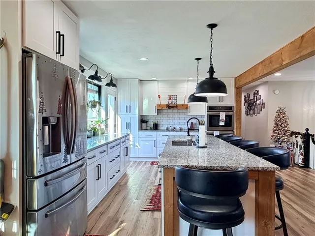 $369,900 | 1133 Lake Manor Drive, Trenton, MO 64683