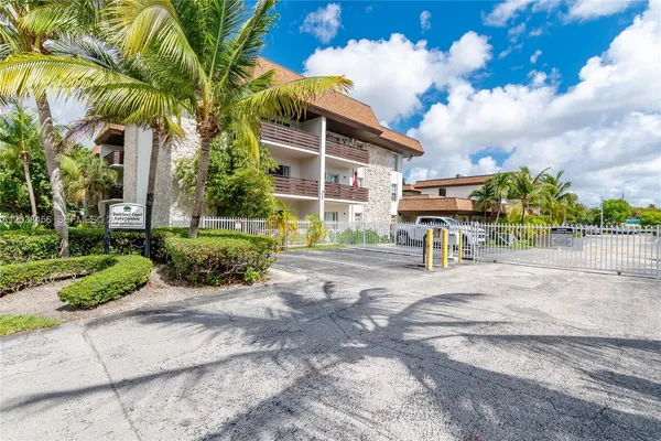 $349,000 | 7483 Southwest 82nd Street, Unit A206, Miami, FL 33143