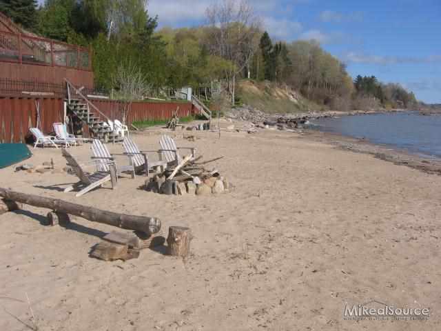 5210 Lakeshore Road Deckerville, MI 48427 - Photo 19 of 22 31147756-18.JPG