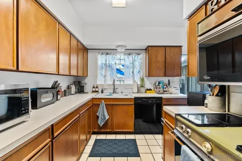 $1,990,000 | 844 Isthmus Court, San Diego, CA 92109
