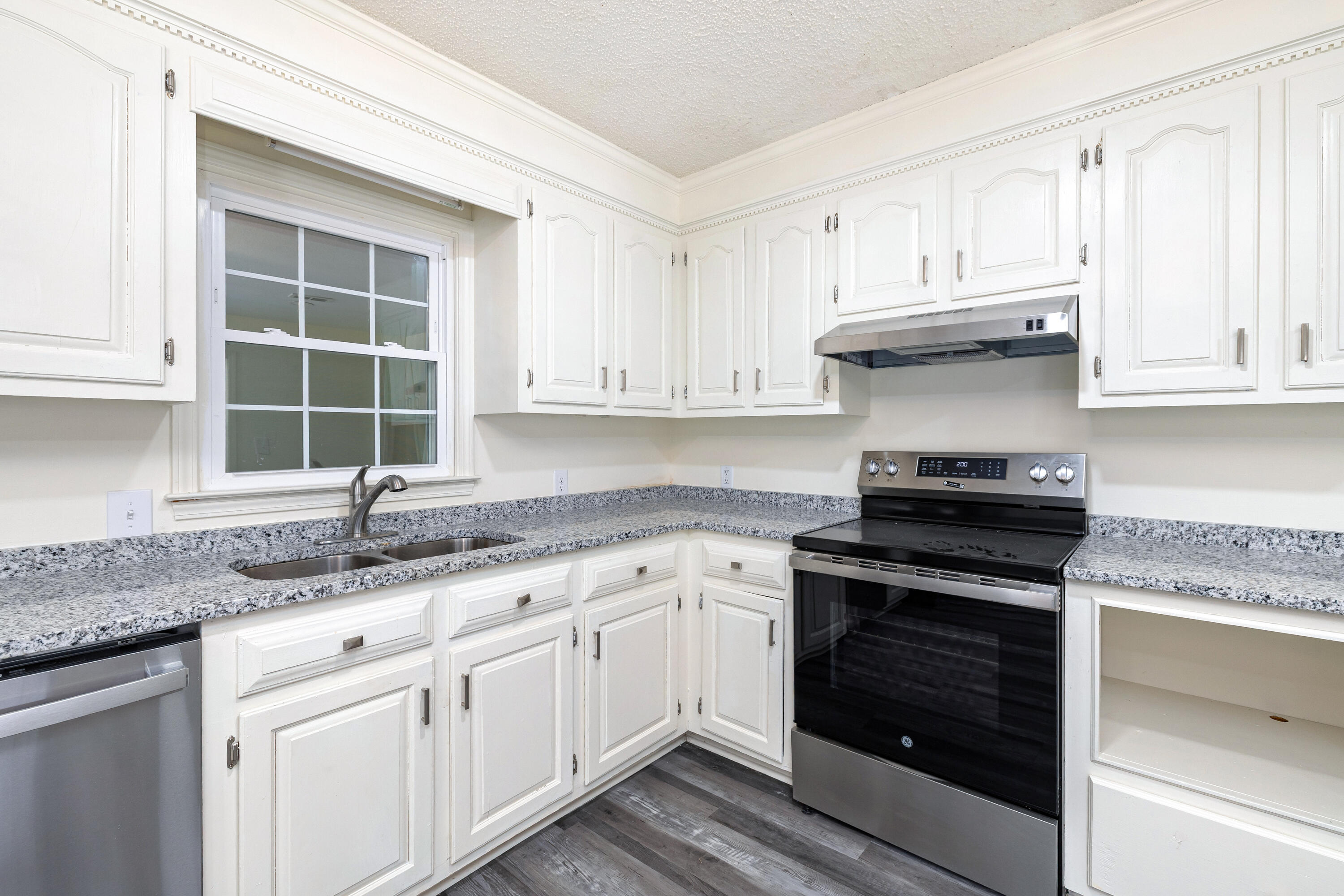 205 Eastern School Road Sumter, SC 29153 - Photo 7 of 30