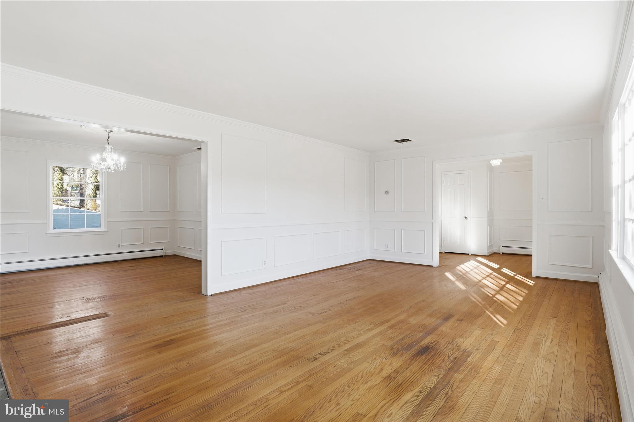 3701 Pine Brook Road Alexandria, VA 22310 - Photo 8 of 78 Main level - Living Room