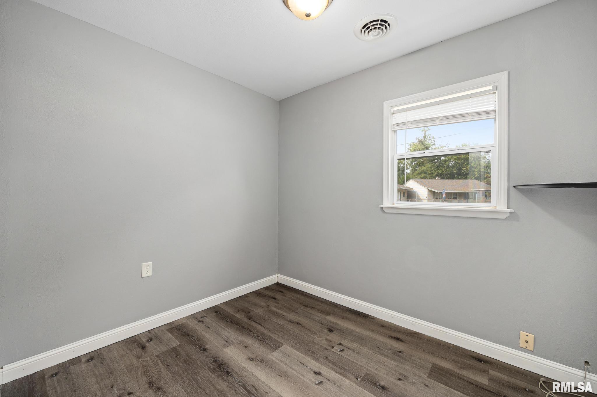 406 Lincoln Road Marquette Heights, IL 61554 - Photo 14 of 27 Gallery Image 14