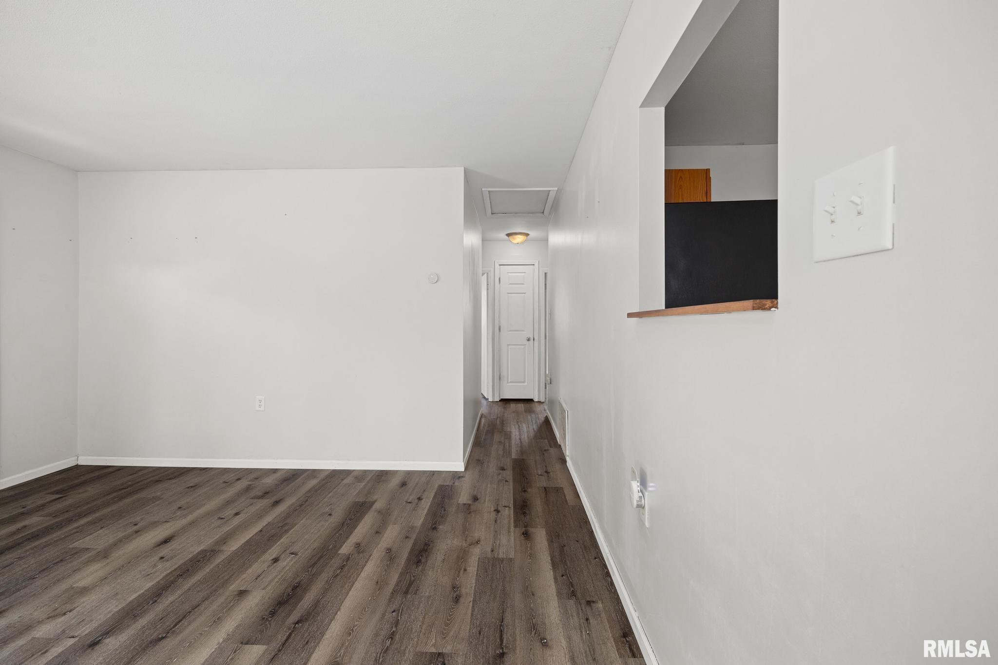 406 Lincoln Road Marquette Heights, IL 61554 - Photo 6 of 27 Gallery Image 6