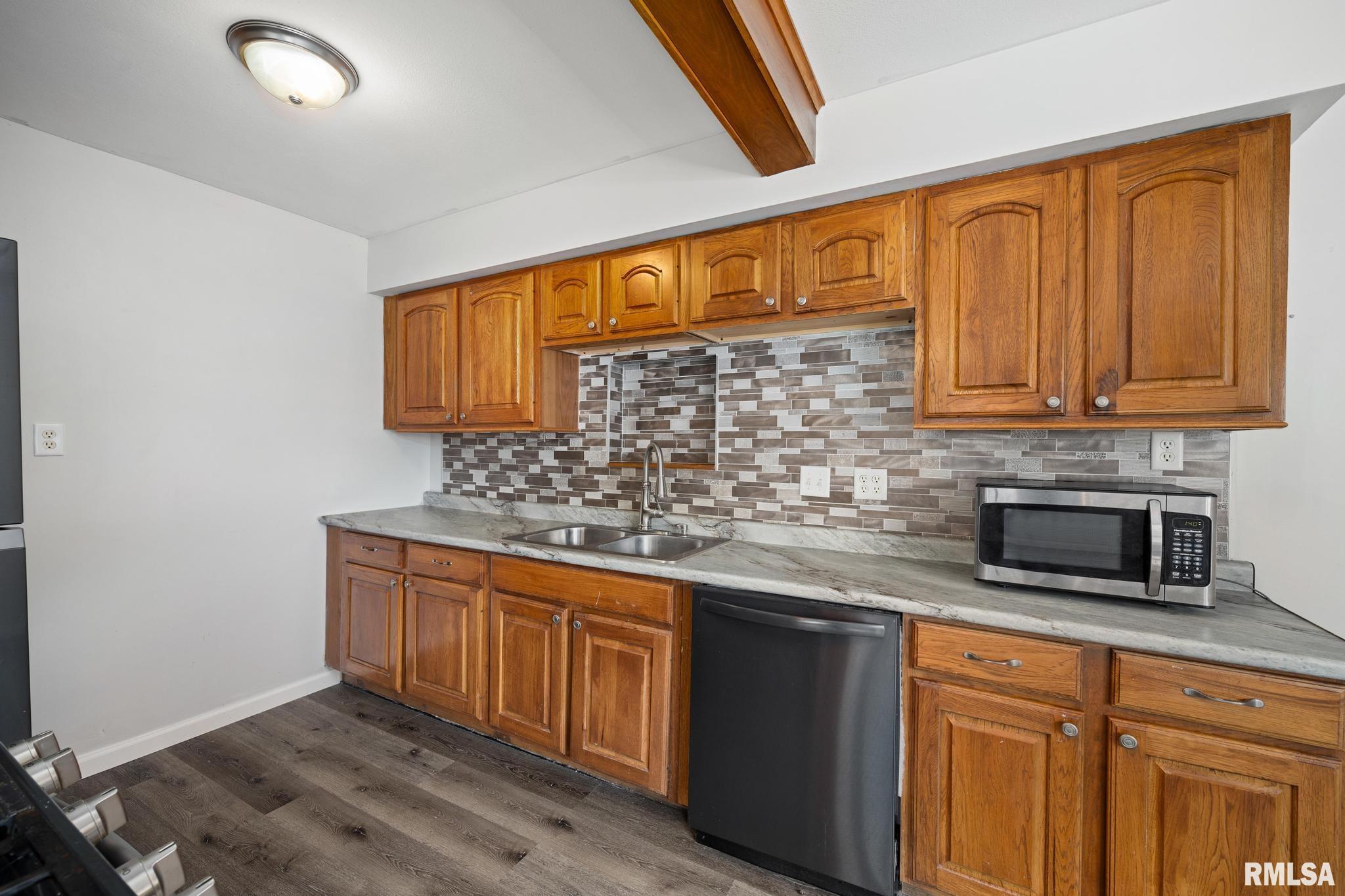 406 Lincoln Road Marquette Heights, IL 61554 - Photo 9 of 27 Gallery Image 9