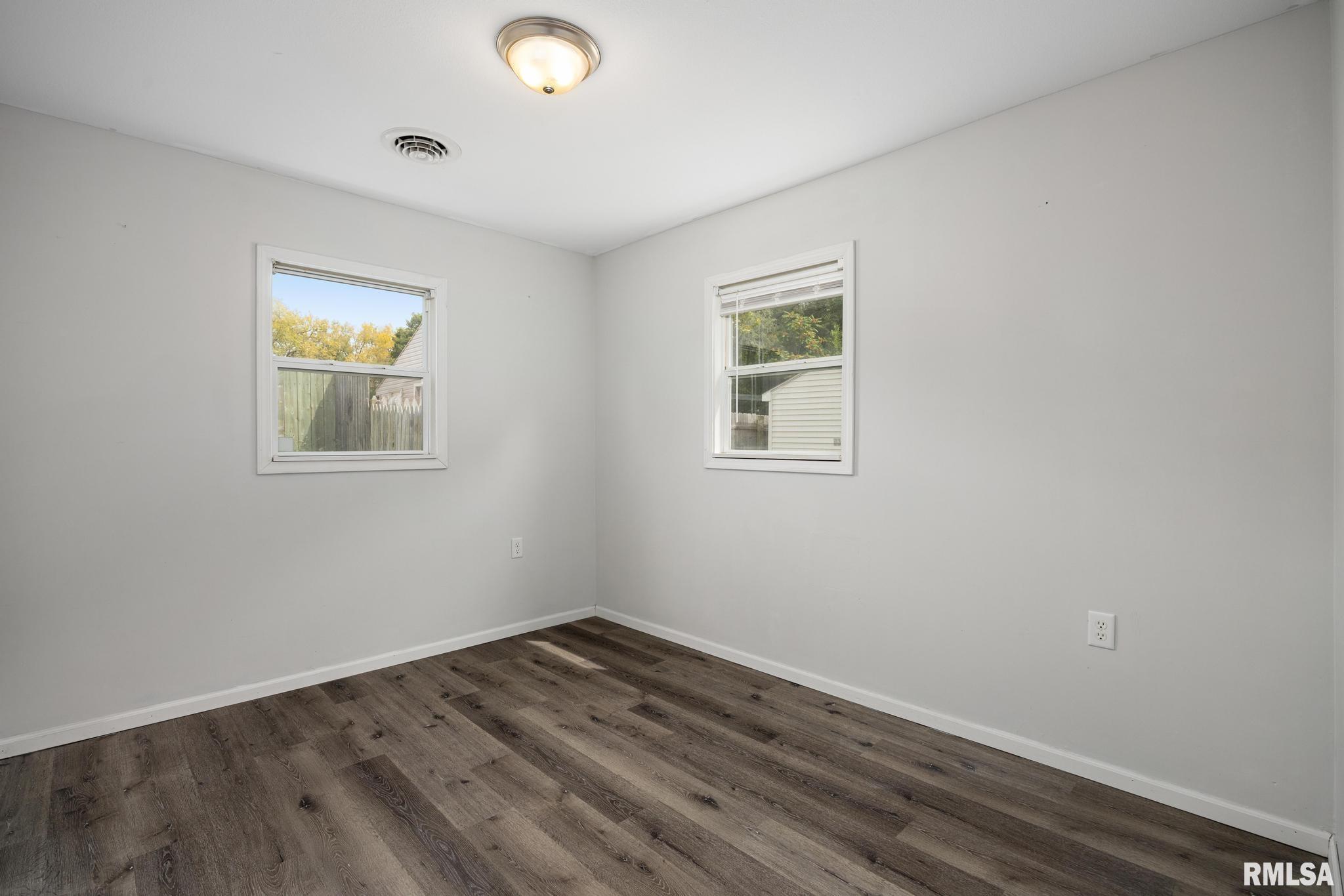 406 Lincoln Road Marquette Heights, IL 61554 - Photo 10 of 27 Gallery Image 10