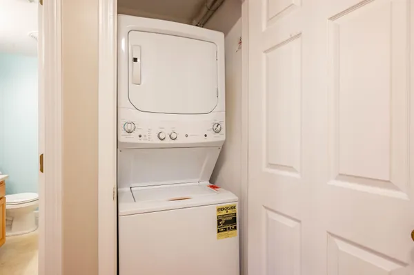 $400,000 | 8 Bartemus Trail, Nashua, NH 03063