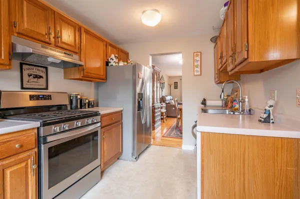 $400,000 | 8 Bartemus Trail, Nashua, NH 03063