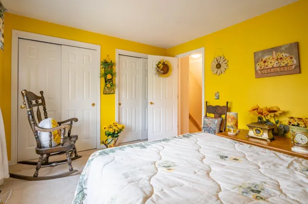 $400,000 | 8 Bartemus Trail, Nashua, NH 03063