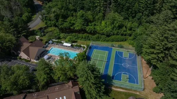 $400,000 | 8 Bartemus Trail, Nashua, NH 03063