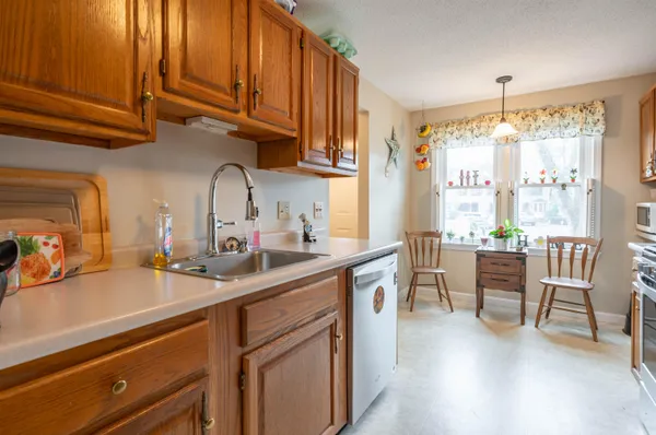 $400,000 | 8 Bartemus Trail, Nashua, NH 03063