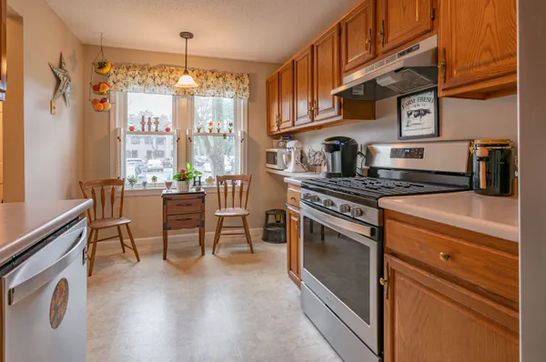 $400,000 | 8 Bartemus Trail, Nashua, NH 03063