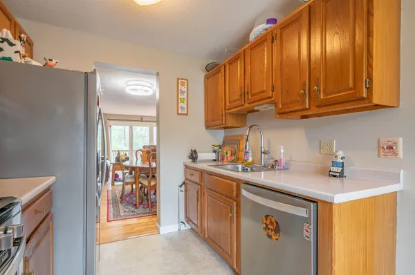 $400,000 | 8 Bartemus Trail, Nashua, NH 03063