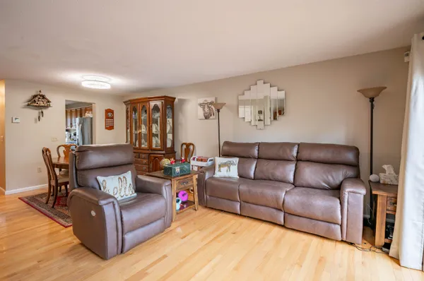 $400,000 | 8 Bartemus Trail, Nashua, NH 03063