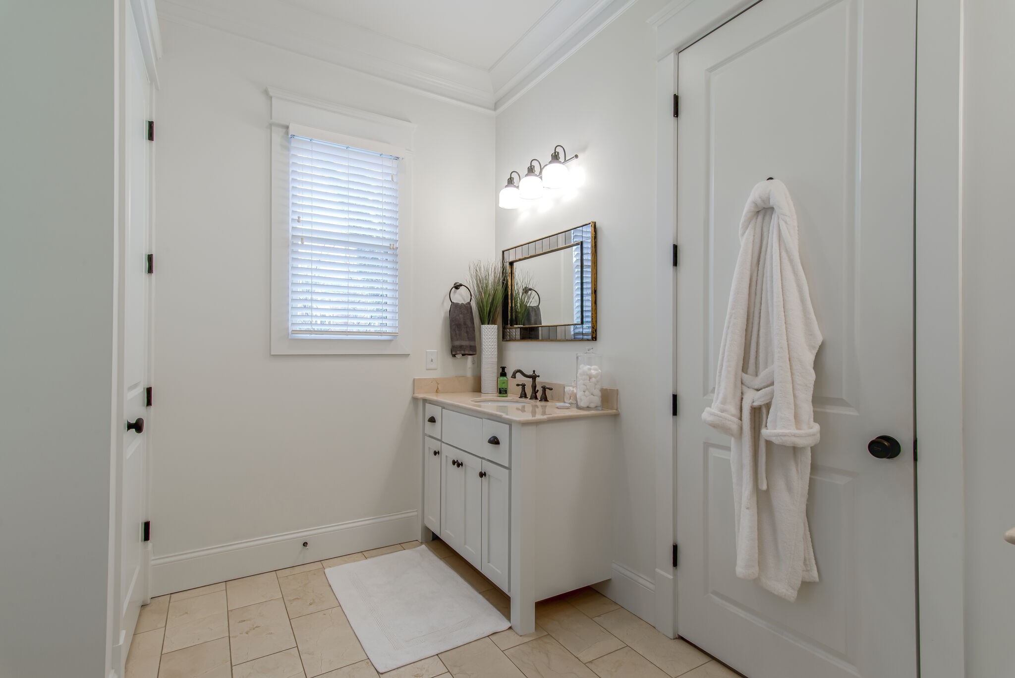 706 Crescent Road Nashville, TN 37205 - Photo 13 of 27 a bathroom with a sink a mirror and a shower