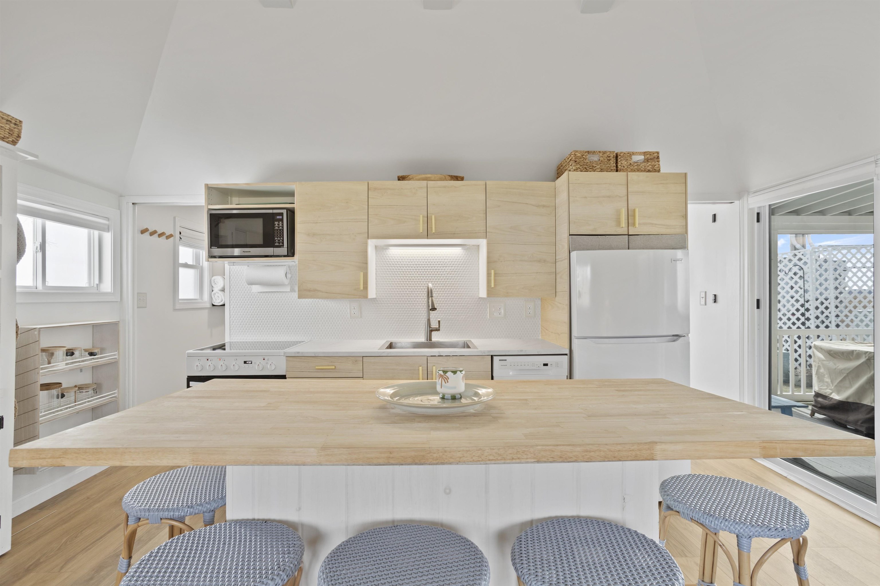 515 Winnacunnet Road, Unit 6 Hampton, NH 03842 - Photo 2 of 21