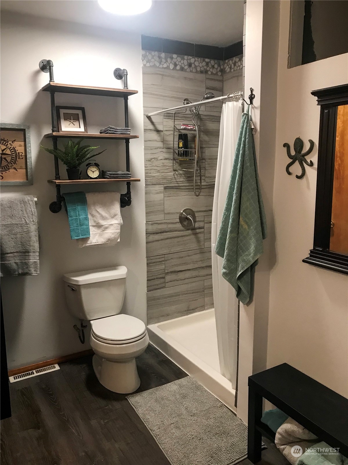 1053 Shorey Road Chehalis, WA 98532 - Photo 18 of 39 a bathroom with a toilet and a shower