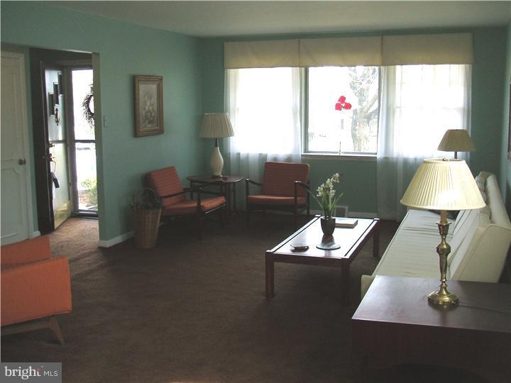 205 Kingsley Road Cherry Hill, NJ 08034 - Photo 4 of 19