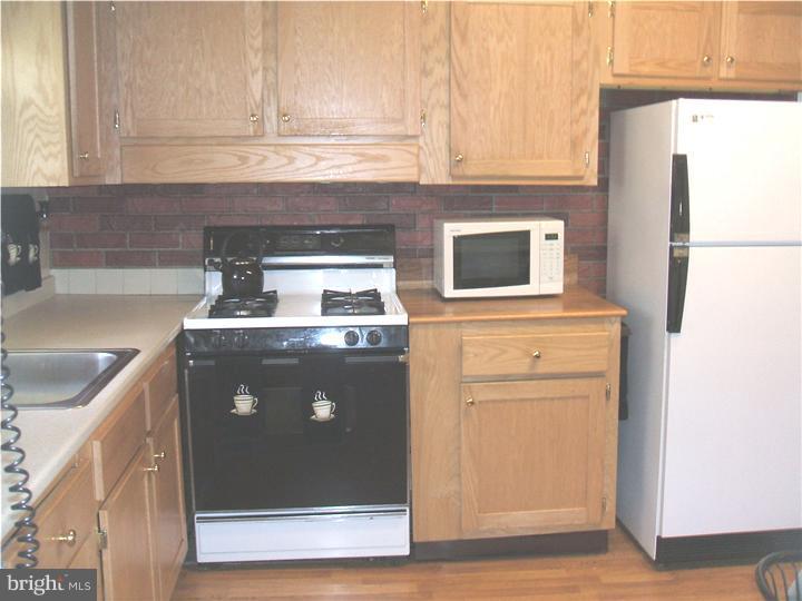 205 Kingsley Road Cherry Hill, NJ 08034 - Photo 6 of 19