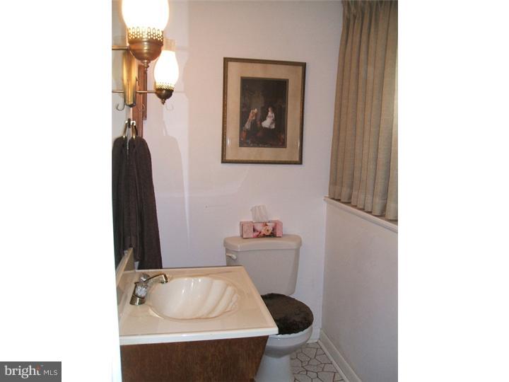205 Kingsley Road Cherry Hill, NJ 08034 - Photo 9 of 19