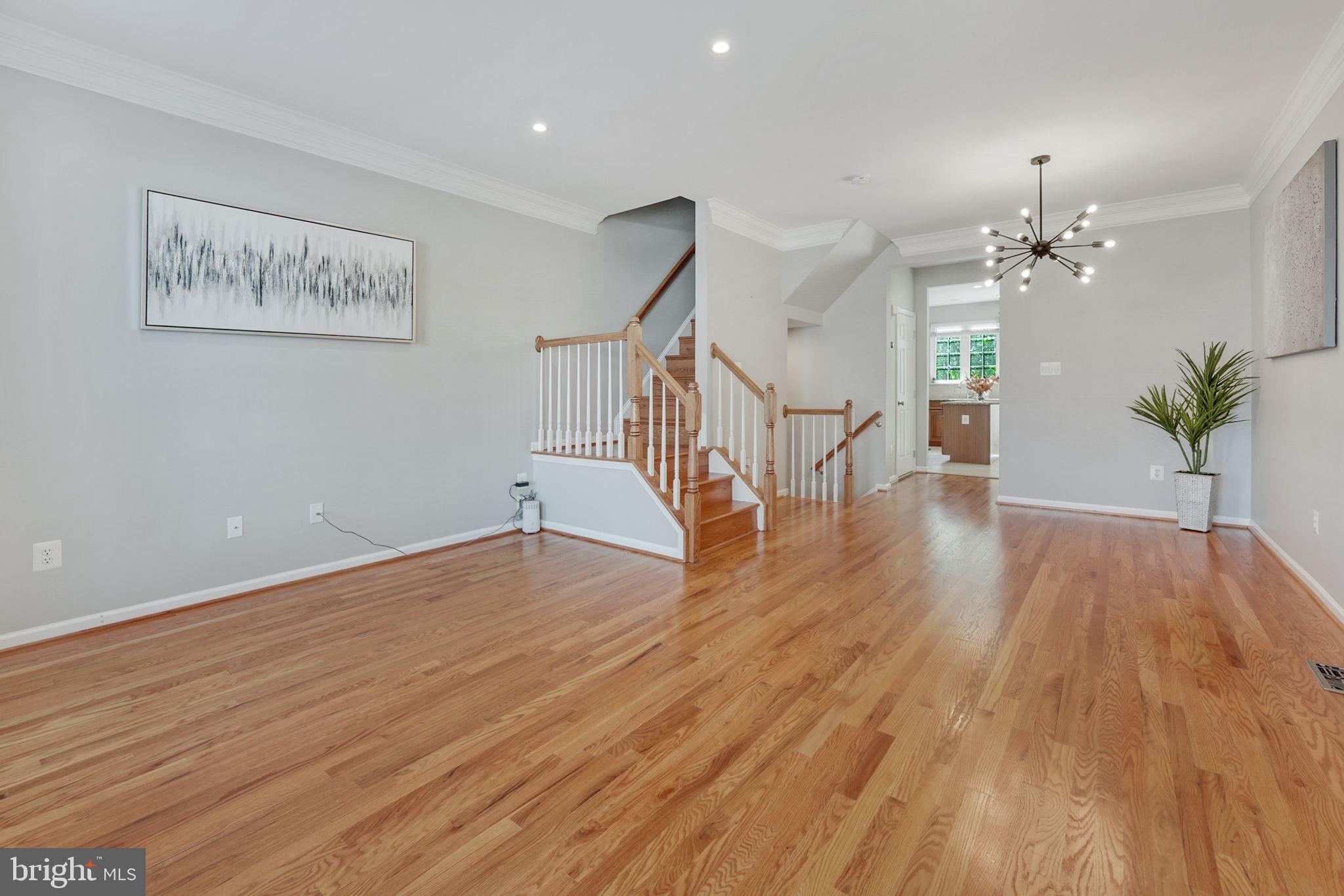 42657 Homefront Terrace Chantilly, VA 20152 - Photo 8 of 27 Gallery Image 8