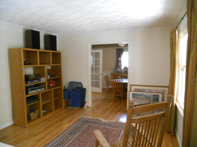 234 Apple Tree Road Roanoke, VA 24019 - Photo 34 of 73 Living Room-View from Front Door